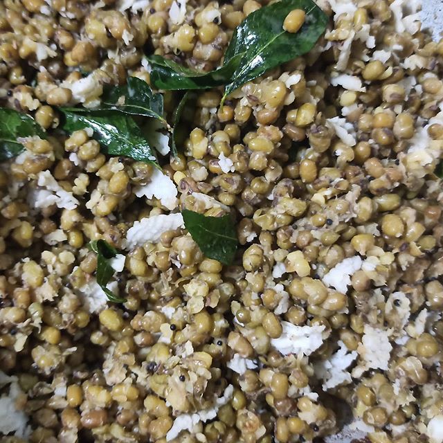pdschandra's tweet photo. ಉಸ್ಲೀ ❤️ #usli #rain #snack #greengram #south #indian #Karnataka #bangalore #dish #food #foodie #recipe #yummy #pd #kitchen #Cooking #LockdownExtended

📸 https://t.co/bnsYe9tZBV via https://t.co/i4hsp9QaQb https://t.co/BfuyrJjsWu