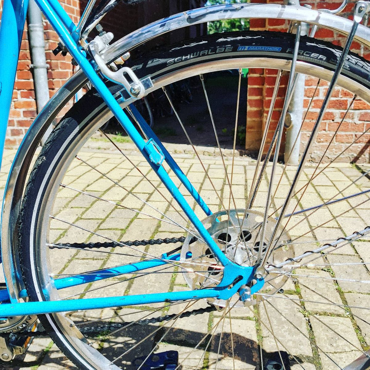 thomasdudzak's tweet photo. Da ist das Ding! Modell 207 grundhaft wieder aufgebaut und fahrbereit. Die erste große Fahrt kann kommen. 😊 #mifa #ddrrad #ostrad #ostradliebe #fahrradliebe #retrorad https://t.co/lBFsBxk3jX