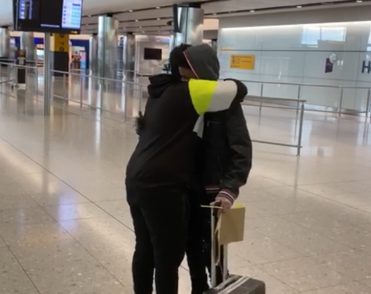 safepassageint's tweet photo. Here’s the moment Ahmed reunited with his nephew at Heathrow 💛
Last week’s rescue flight brought many more families together. With the help of the Safe Passage community, we’ll keep fighting for routes to sanctuary.
#refugeeswelcome #righttoreunite https://t.co/apcX5pn8sP