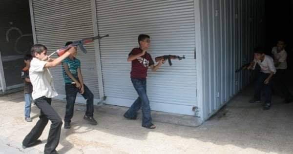 علي العهد يا رجاله اللي يتضرب ف وشه خرزه  ميخافش والشهيد بيتدفن بلبس العيد