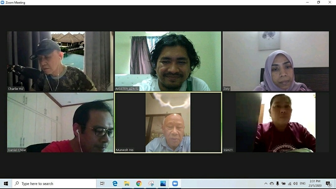 azrielazim83's tweet photo. Long time no see friends of Certified Professional Trainer, University of Malaya. We never meet in 4 years. Our main objective remains the same, restoring the entrepreneur's economy through digital marketing!
.
#masterazriel #digitalmarketing #zoommeeting #EidMubarak #EidUlFitr https://t.co/7VZmEcmD5W