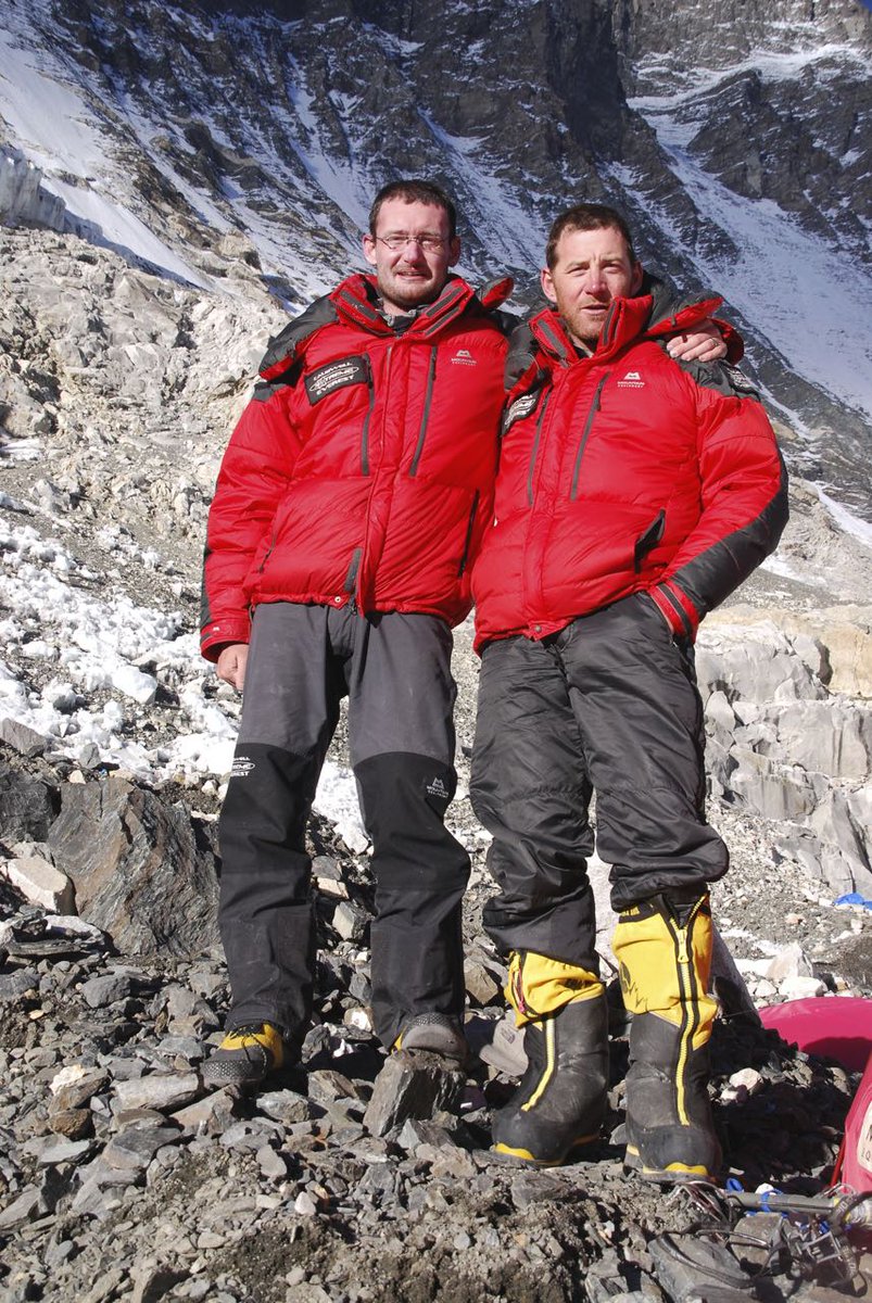 (4/10) It was also a pleasure to climb with my old friend  @nigelhart the person credited with starting the  @everestinamonth challenge!