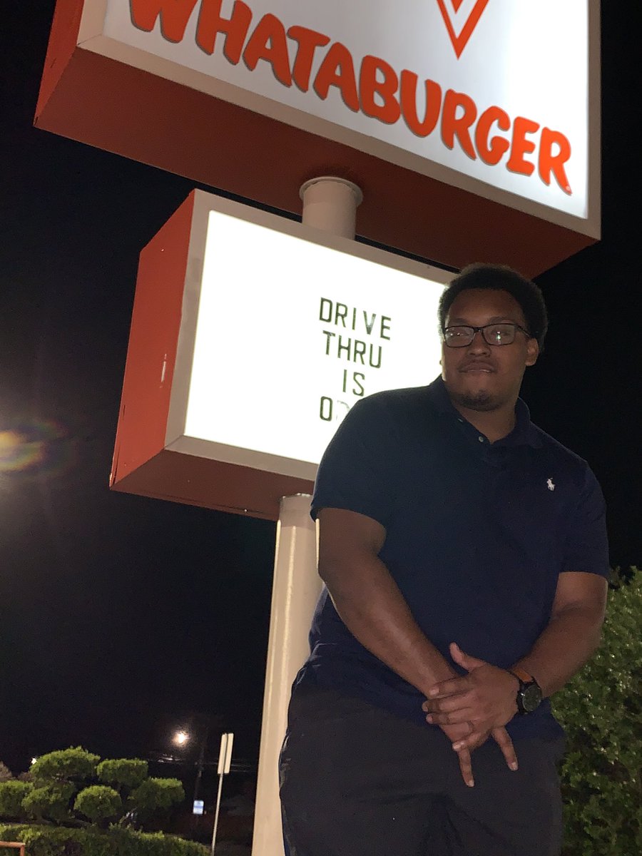 chillrobevans's tweet photo. Burger https://t.co/9HAPVyrd2p