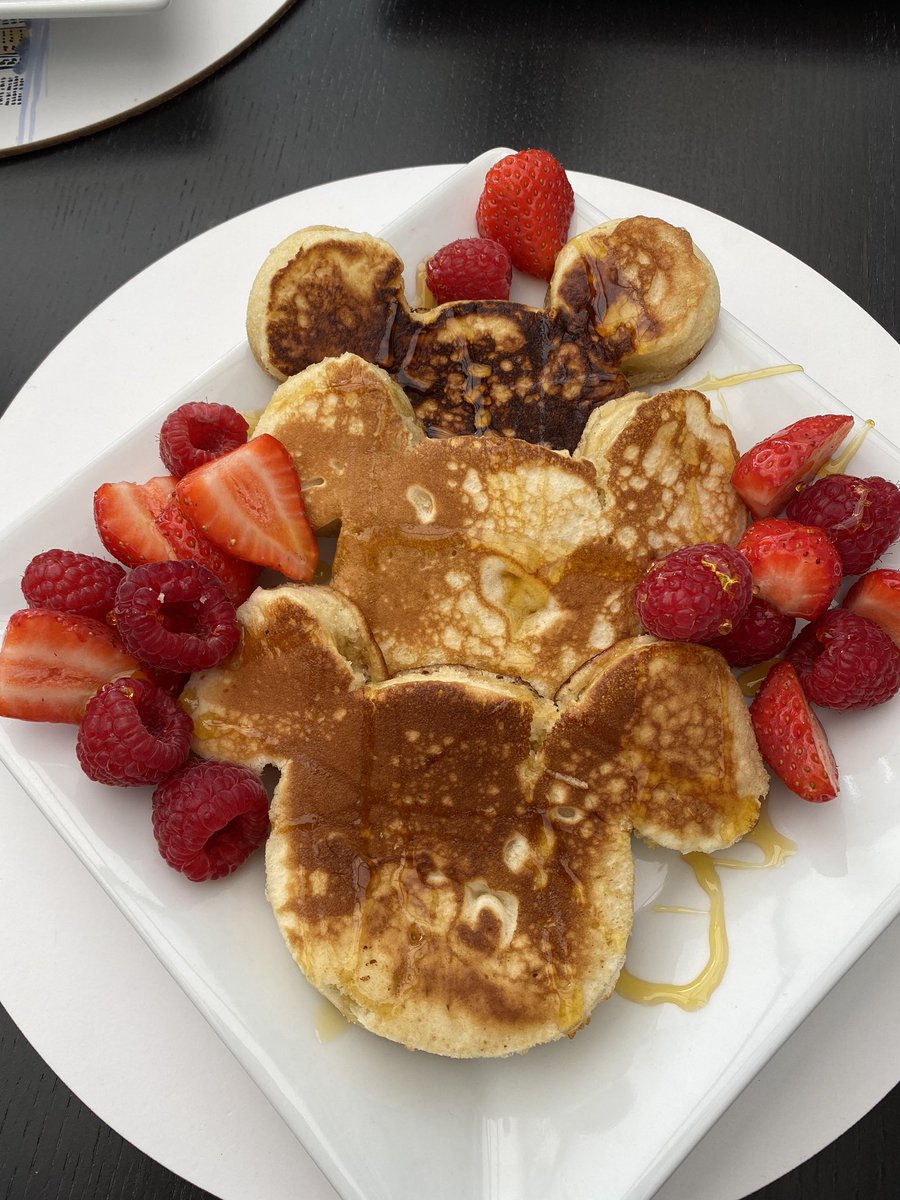 Breakfast is served! <a href="/fredsirieix1/">Fred Sirieix</a> <a href="/Disney_UK/">Disney UK</a> <a href="/Disney/">Disney</a> <a href="/barryhockley42/">Barry Hockley</a>