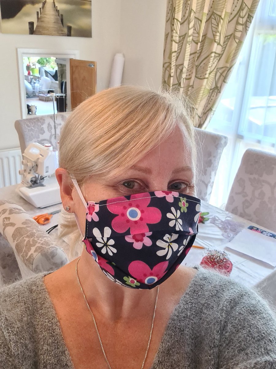 sewingbeekate's tweet photo. Cotton face masks, government recommended double cotton layer with filter pocket. Reversable and washable, available in a variety of prints or plain colours. £8 each. Please call or txt me on 07909904639 to place your order.
#facemask #cottonfacemask #dorchester #katematthews https://t.co/vGmLAR0F5c