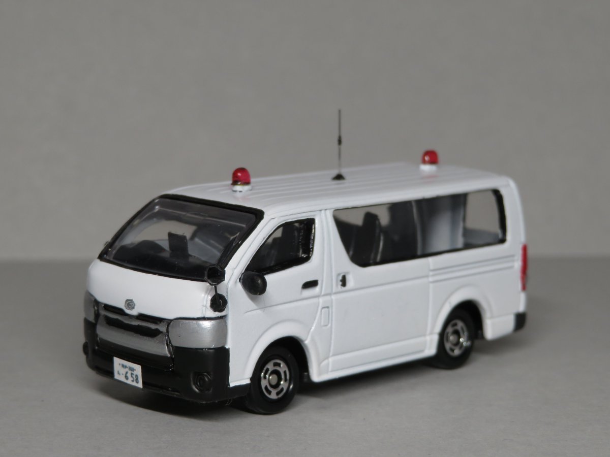 バスのミニカー垢 トヨタ 0系ハイエース移動交番車 こちらは113番のハイエースを改造して作りました バスのミニカー垢 トヨタ 0系ハイエース移動交番車 こちらは113番のハイエースを改造して作りました