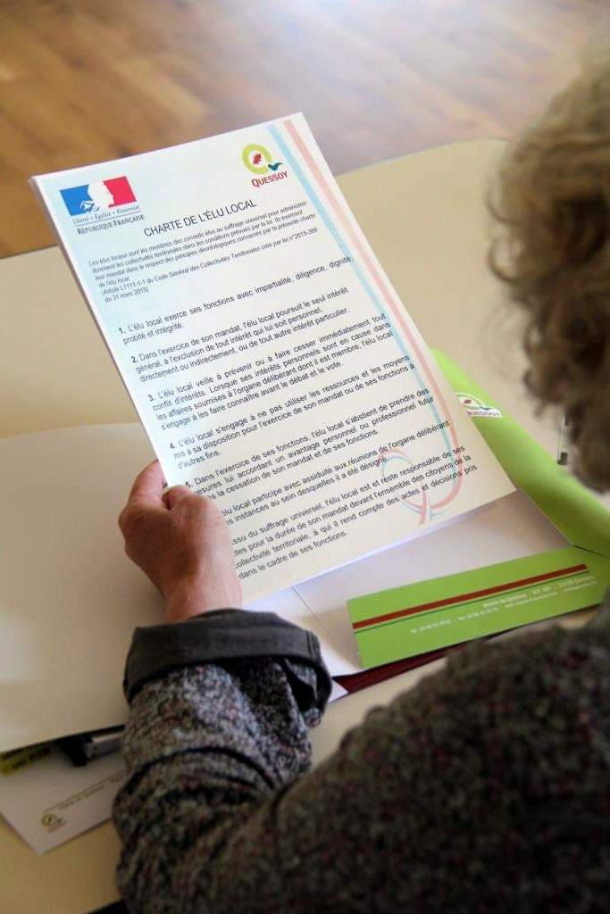 Le nouveau conseil municipal élu à s'est réuni samedi 23 mai pour procéder à l'élection du maire et des adjoints.
Jean-Luc Gouyette a été élu maire
A ses cotés 6 adjoints ont été élus :
Yohann Fourchon , Régine Glatre, Loïc Boinet, Gisèle Baudet, Michel Dauly et Claudine Moisan