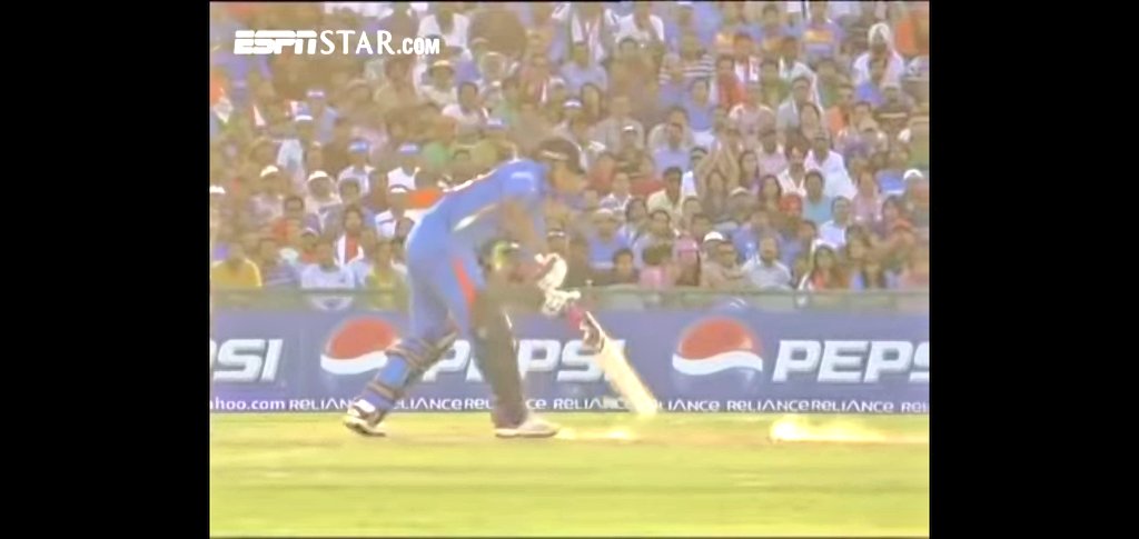 And couple of full tosses. Ind found 14 runs in the over. He followed this witj ew more against Umar Gul making sure Ind reach 260/9 im 50 overs. Figuratively, Raina might have score 34* and 36* but in terms of impact they were as huge as Rohit's 50 against SA in 2007 Wt20. 16/n