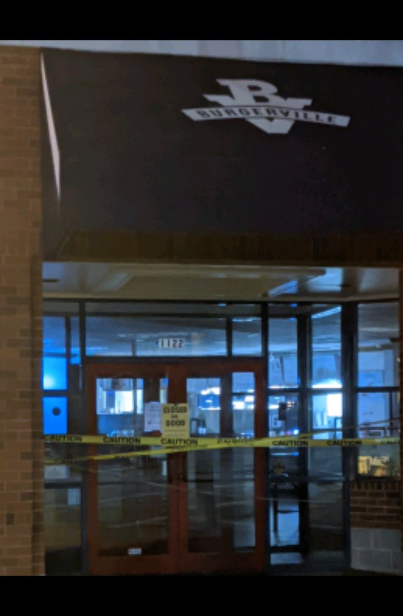XRVegans's tweet photo. Late night activities!! #ClosedForGood for good. #GoodByeBurgerville #NoGoingBack #AnotherWorldIsPossible. @RebelsAnimal #ExtinctionRebellion #AnimalRebellion https://t.co/4MkwhnVX3R