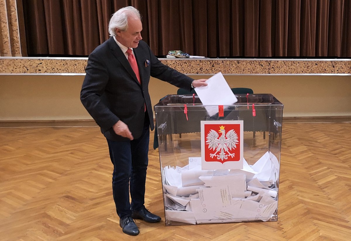 szejnfeld's tweet photo. Dzień dobry. Dzisiaj druga tura wyborów prezydenckich 😉 Czy już głosowaliście? 😉
#DzieńDobry #Dzieńdoberek #Życzliwość #DobryHumor #Humor #Uśmiech #Sport #Relaks #Rower #Rowerek #Siema, #serwus #serwusik #Wybory #Wybory2020 #WyboryPrezydenckie2020 https://t.co/IF96DAEvia