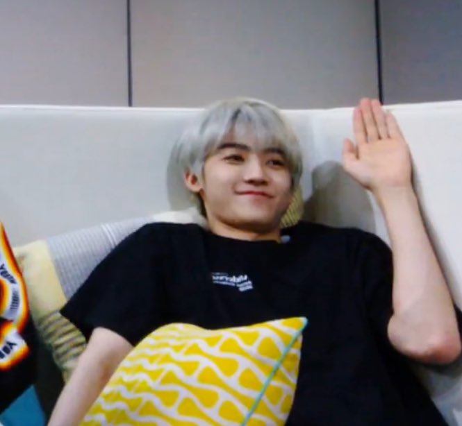 ลูกชายค่ะ แกชอบทำอะไรแปลกๆแต่ก็ปกตินะคะ