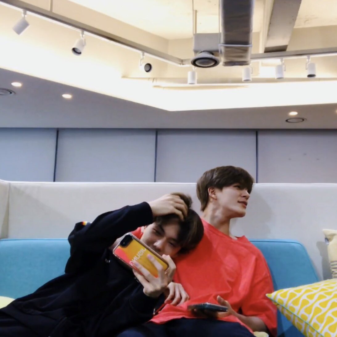 a♡리 tweet media