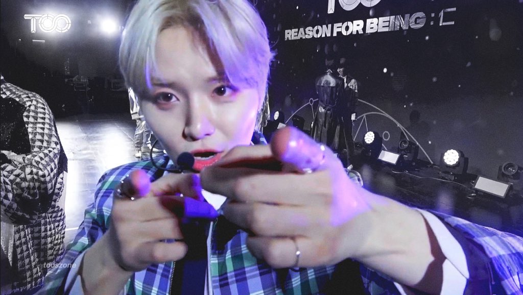 tooszone's tweet photo. 𝐰𝐞’𝐫𝐞 𝐚𝐥𝐥 𝐣𝐮𝐬𝐭 𝐭𝐫𝐲𝐢𝐧𝐠 𝐭𝐨 𝐟𝐢𝐧𝐝 𝐬𝐨𝐦𝐞 𝐜𝐨𝐥𝐨𝐮𝐫 𝐢𝐧 𝐭𝐡𝐢𝐬 𝐛𝐥𝐚𝐜𝐤 𝐚𝐧𝐝 𝐰𝐡𝐢𝐭𝐞 𝐰𝐨𝐫𝐥𝐝. ♡

#티오오 #TOO #재윤 #JAEYUN https://t.co/JWo4Ght62D
