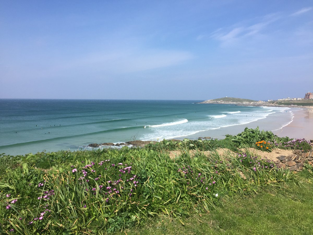 Did you know our surf and hire center has epic views over South Fistral Beach? You can check them out too on our high quality webcam, watch the waves and escape to the beach from your own home! #summer #sunshine #waves #surf #waves #cornwall #newquay
quiksilversurfschoolnewquay.com/webcam/
