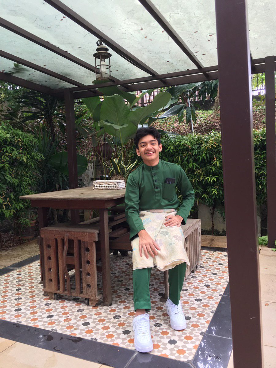 nnabiliminz's tweet photo. Aishelamat hari raya from putrajaya ✨ https://t.co/uR1GCEuhIe