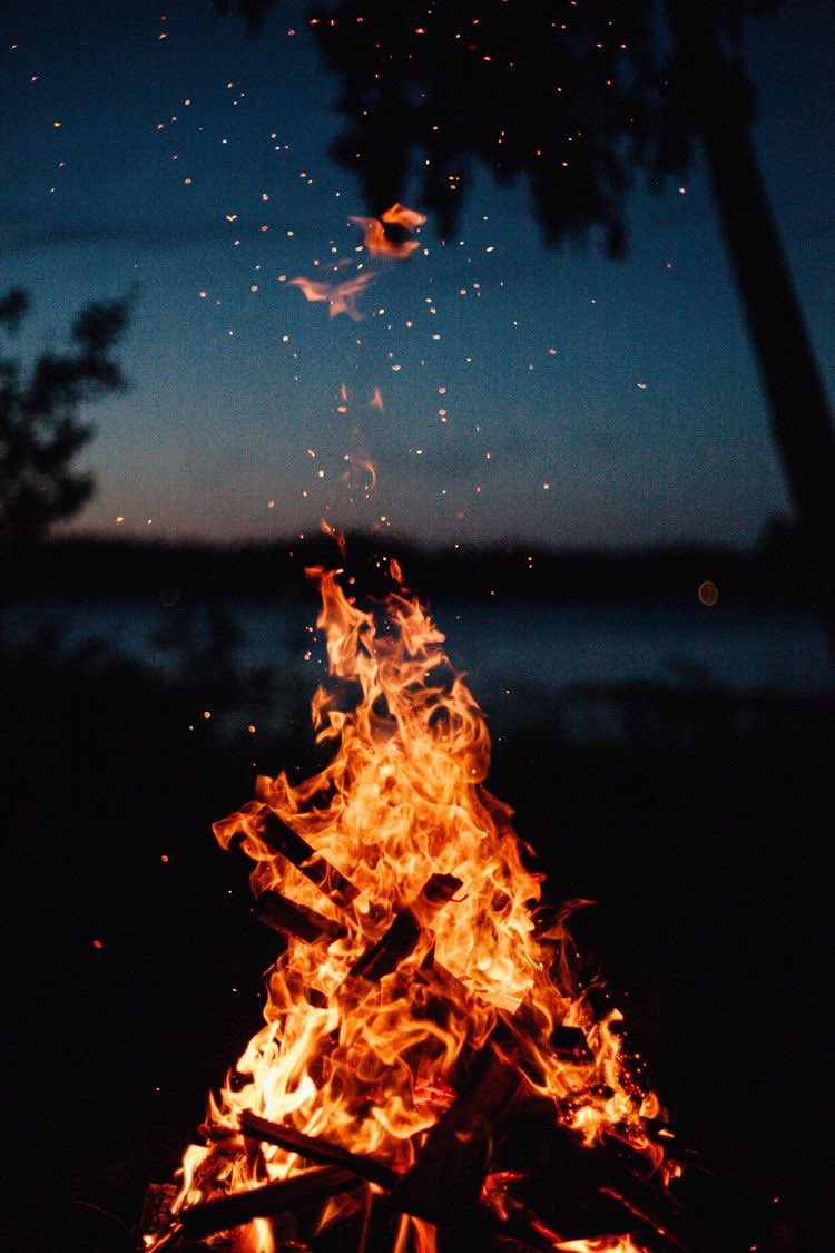 So before I put pictures in I wanted to say what I imagine when I hear the song. I imagine a cozy campfire while singing songs and sort of like a pogue life kind of vibe. ~anyways~ here it is: