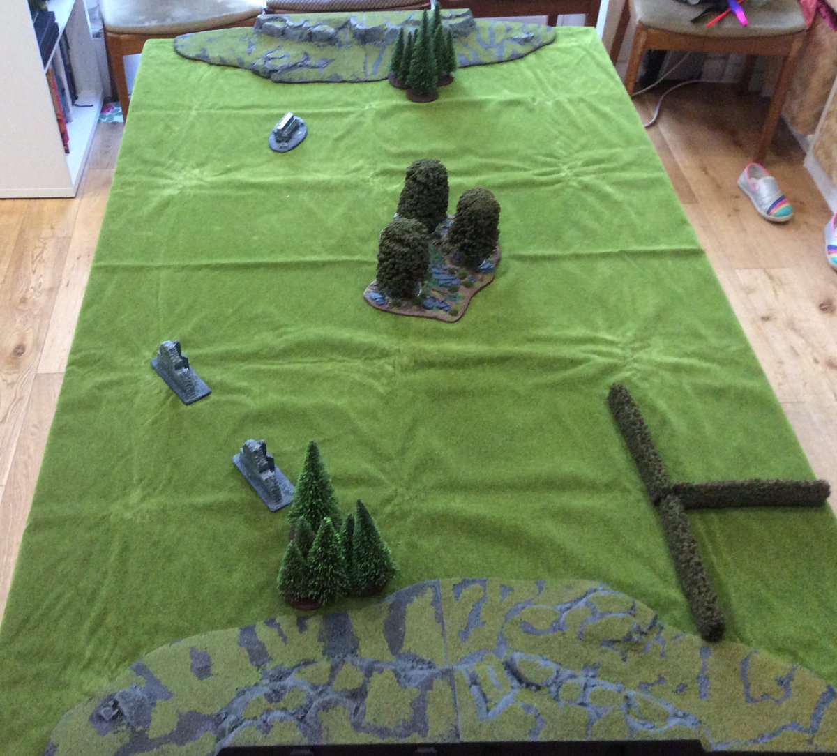 Blue Tree Gap in all its glory. The aim was to try some heavier cavalry units so added some human heavy cavalry and beefed up the goblin Wolf riders. The battlefield was constrained by the steep hills on both sides however, it was the woods in the centre that were key...