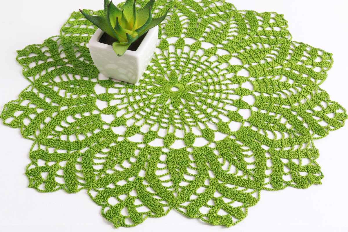 AidaDuCraft's tweet image. Hand crocheted green doily, 100% cotton, 50cm diameter: #handmade #etsy 
etsy.me/3bV1vbT
