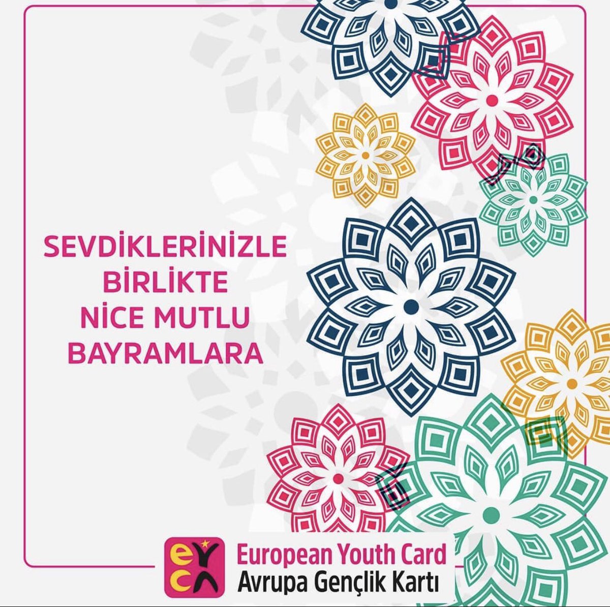 Sevdikleriniz ile birlikte nice mutlu bayramlara, Ramazan Bayramınız kutlu olsun.