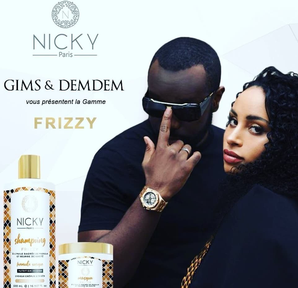 les_mels's tweet image. Vous connaissez la marque #NickyParis ? 

Plusieurs gammes de produits capillaires sont disponibles sur leur sites 👌🏼

Et notre célèbre couple @GIMS, #Demdem ce sont associés à eux pour créer #Frizzy ! 
Spécial pour les cheveux crépus ou frisés .