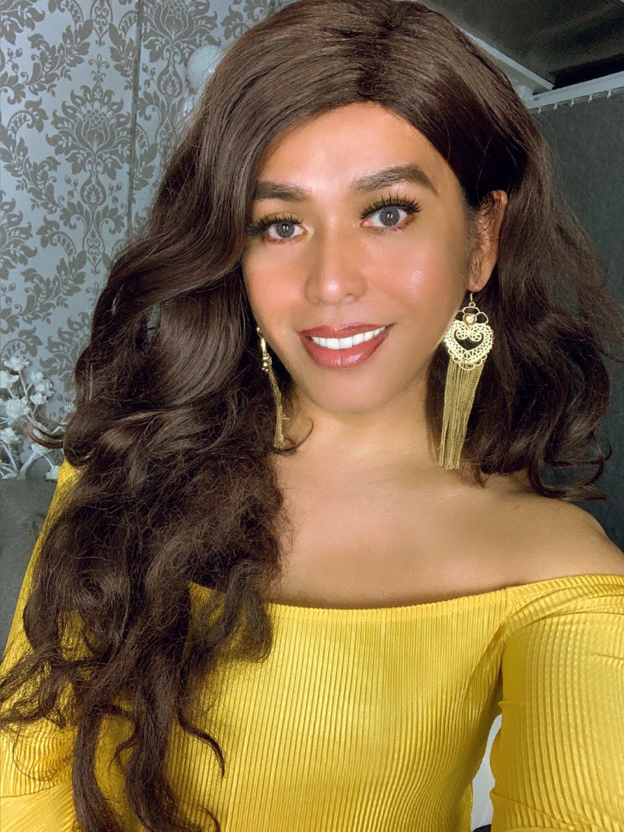 rhonbrian08's tweet photo. Always Classy, Never Trashy And A Little Bit Sassy 💁‍♀️ #ootd #ootdfashion #gayfashion #gayboy #gayboyuk #instagay #pride #lgbtq #latinalook #iammakeupartist #wig #volumehair #yellowdress #contactlenses #violeteyes #selfie #gaypinoy #unitedkingdom #belfast #lovebelfast https://t.co/eRIjNBqqEv