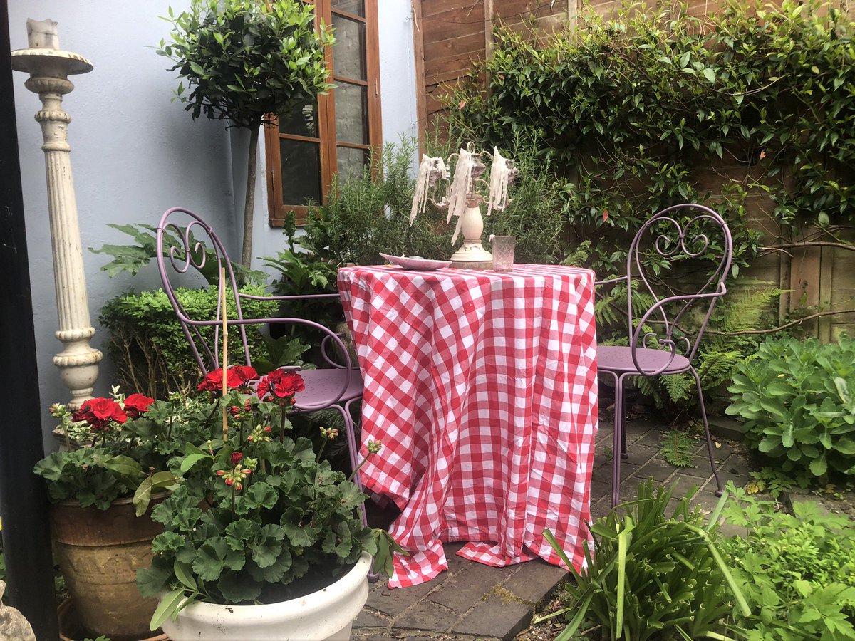 I am so grateful to be enjoying my garden #gratitudechallenge <a href="/NutritiousMind/">Izabella Niewiadomska ❤️</a>