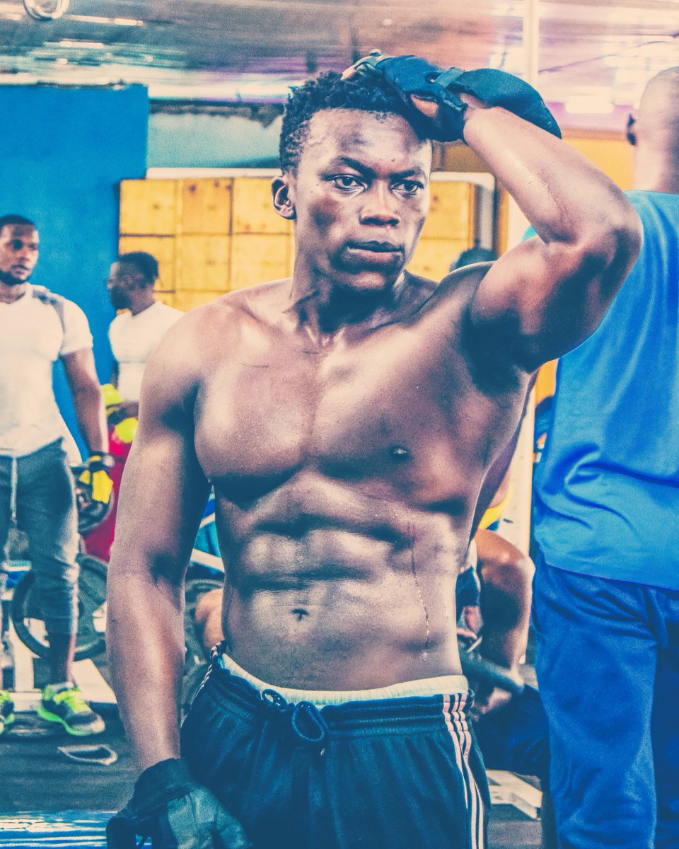 MapesaBenny's tweet photo. Dreams Are For Dreamers..Goals Are For Achievers💪💪 #MondayMotivaton #BeforeRona #Muscle #Steel #Melanin #JustLift #BeastMode #MissingTheGym #IronAddict https://t.co/9oIRFvjVXC