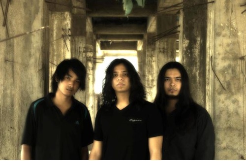 The Band was formed in the spring of 2004 by brothers Siddharth and Amitabh Barooa. Amitabh (vocals & bass), Siddharth (guitars & backing vocals) & Partha Boro (drums and percussion).Here's a song from album 'Engraved Invitation'Time to change: 