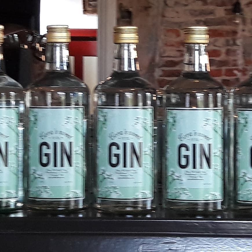 DeWoord's tweet photo. Nieuw aperitief;
Homemade rabarbersiroop met Cora's sweet #gin uit de #stokerij van de Woord. https://t.co/H1DLhqlGy8