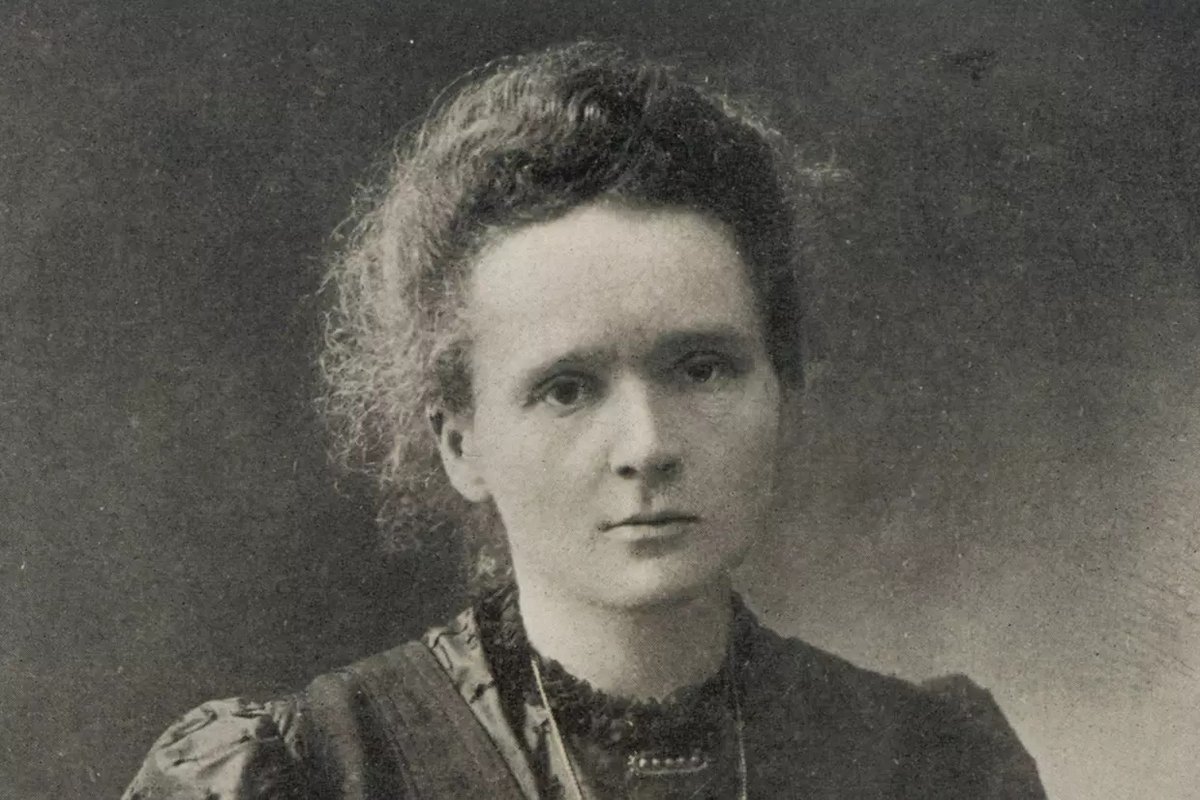 Question d'un journaliste à Marie Curie :

- Quel effet cela fait-il d’être marié à un grand savant ?

- Vous n'avez qu'à demander à mon mari.