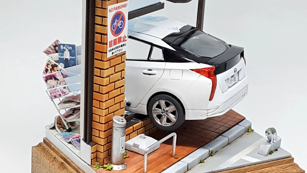 ニュースで見るアレを再現？コンビニに自動車が突っ込むジオラマwww