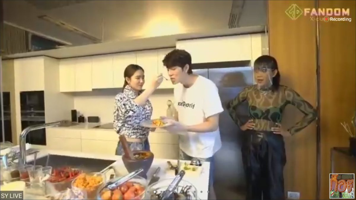 Kletkaeo_Gaew's tweet photo. เอ็นดู
#FandomXclusiveLiveXอิทธิริช https://t.co/jayJz39pXm