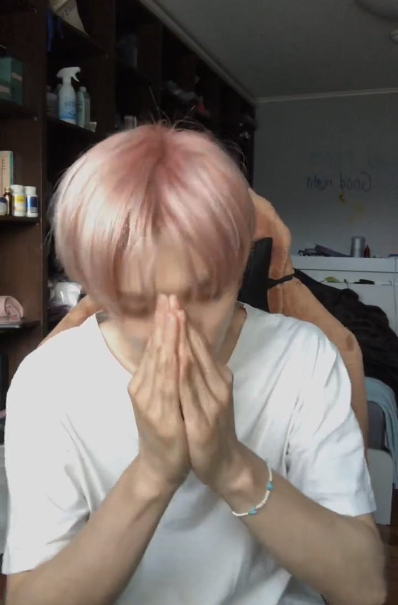 다나 * 🐈꙳ tweet media