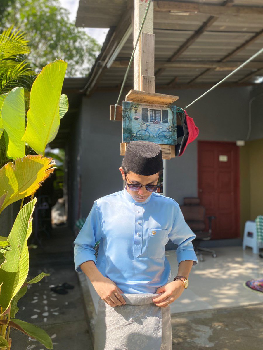 Nikfrhn_'s tweet image. Drop your eidul fitri ootd ! i'll strt first❤️✨🥺 #teambabyblue
