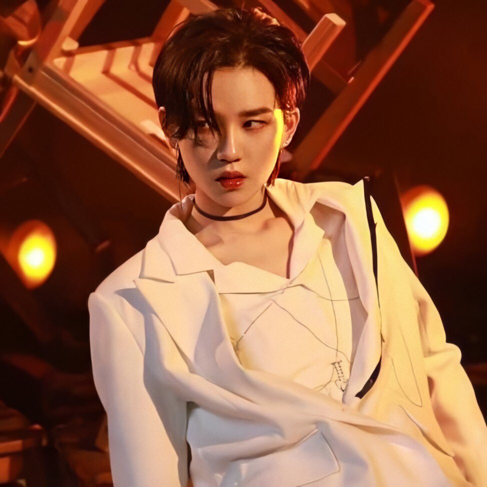 °. - 𝐒𝐔𝐋𝐋𝐘 ~ .° 徐张丽 tweet media