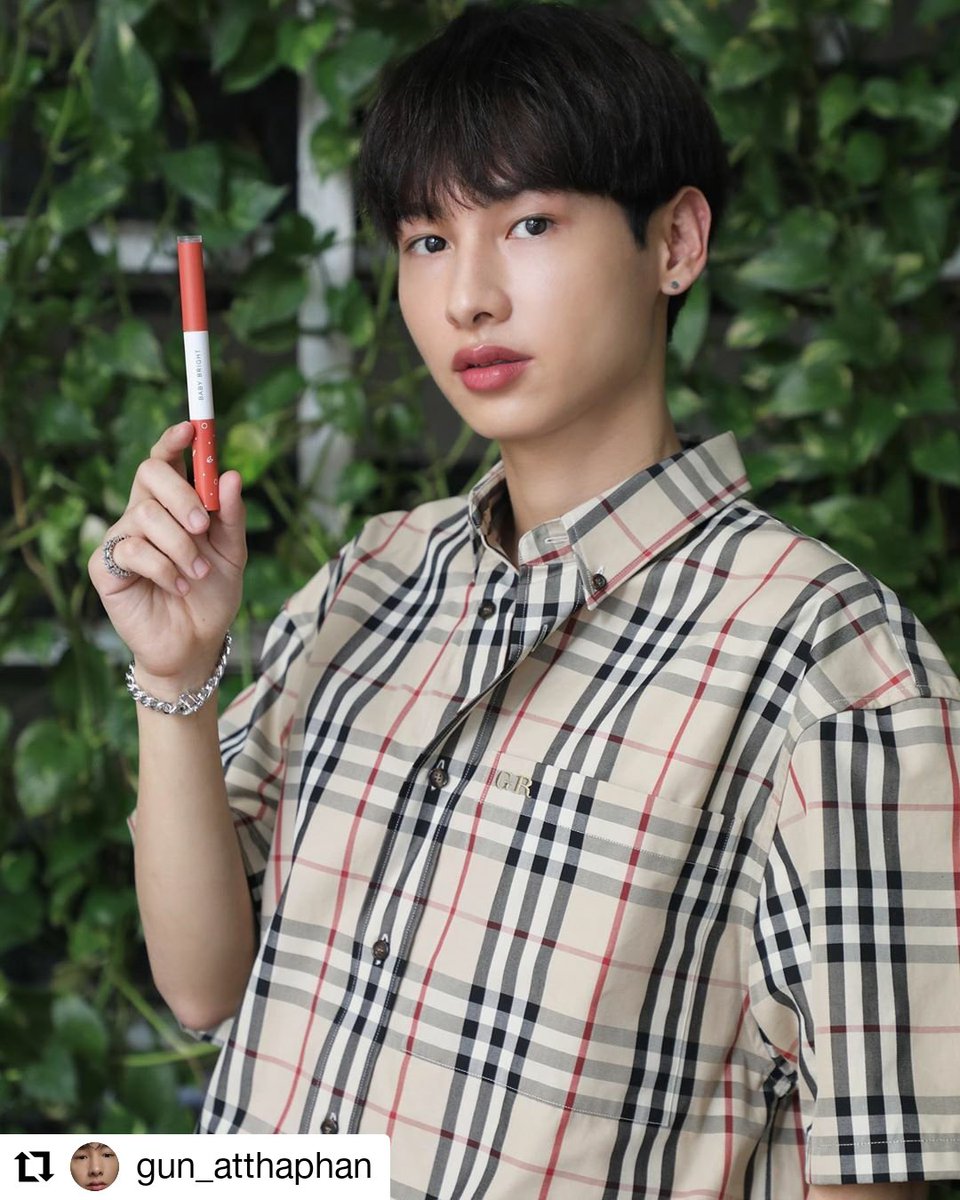 บำรุงปากชุ่มชื่นแบบนุ้งกัน👉#แพลงตอนลิป #ลิปสติกสองหัว #มอยส์สีชัดแมทท์สีนัว ใช้แล้วต้องติดใจเชื่อใจกันนะ💚
💄#BabyBright #PlanktonMatteCushionLipandMoistTint ส่วนผสมแพลงตอนเรียวปากชุ่มชื่น ลิปมอยส์เนื้อฉ่ำนุ่มลื่น💋ลิปแมทท์สีสวยติดทน
#GUNxPLANKTONLIP
#กันอรรถพันธ์ #ออฟกัน #เบบี๋