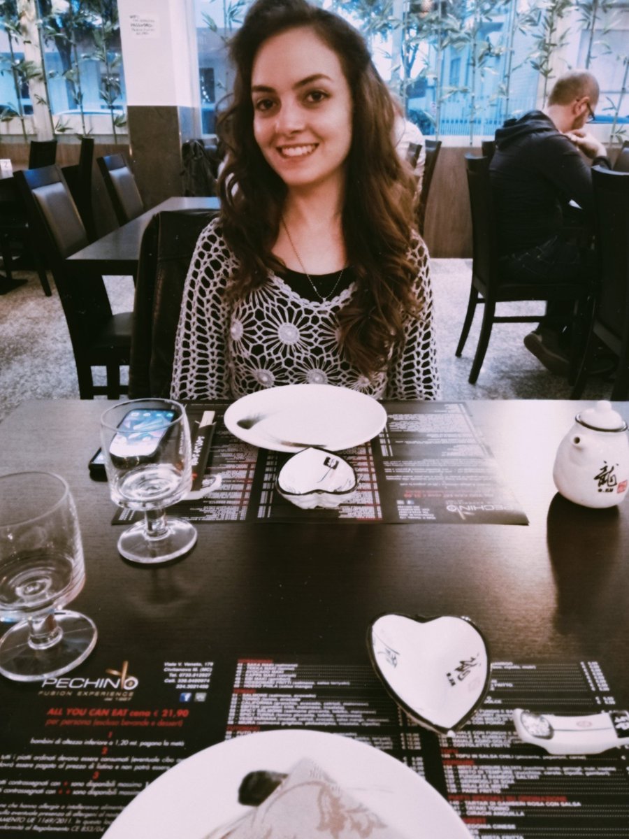 ravioloalvapor3's tweet photo. E finalmente dopo due mesi e mezzo รจ tornato il Perluani's Saturday night ๐
Tornare a fare cena insieme il sabato sera, per di piรน nel nostro posto preferito รจ una cosa bellissima โจ
#loveislove #lesbiansquad #perluani https://t.co/CvbeaI6Pbw