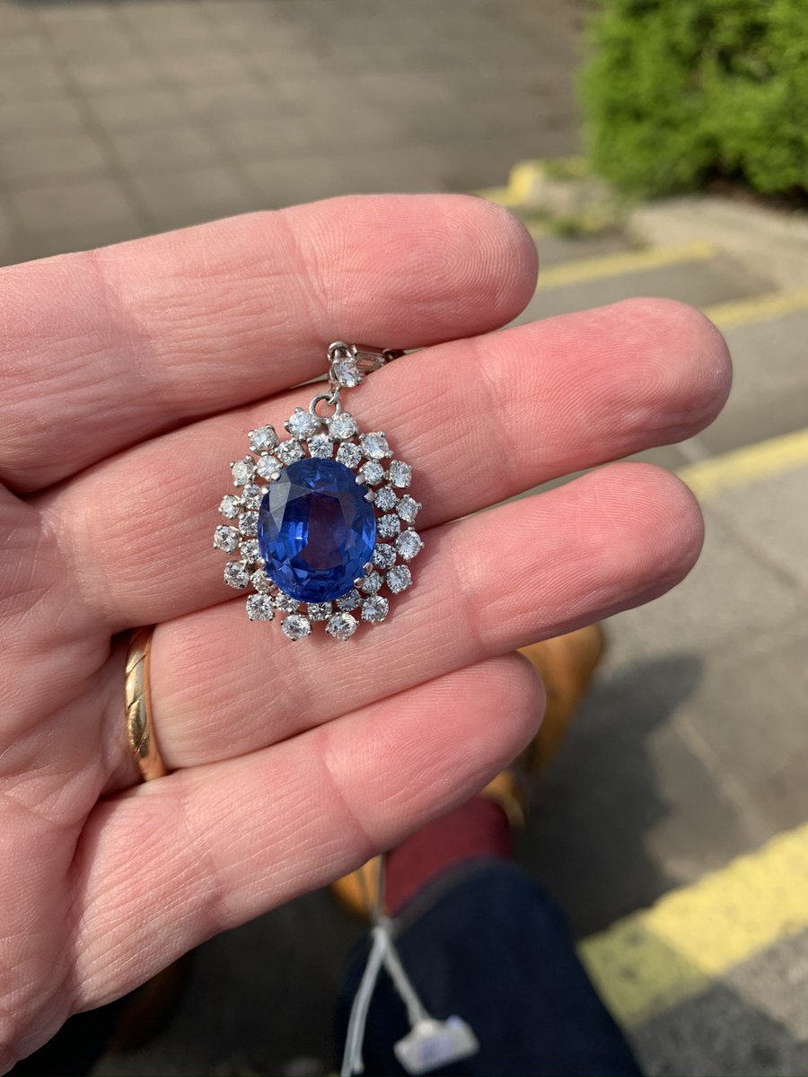 Auctionwint's tweet photo. After a stunning jewellery sale and yes this sapphire did make £32000 and hand delivered to the purchaser our team are ready so please make contact @HeatherCallaway @benjiiii94 we have safe working with video and WhatsApp valuations , free pick up service or make an appointment https://t.co/O49mYzPKuX