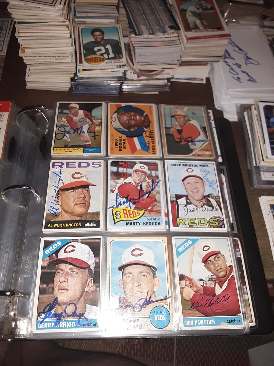 4 pages of Reds autographs