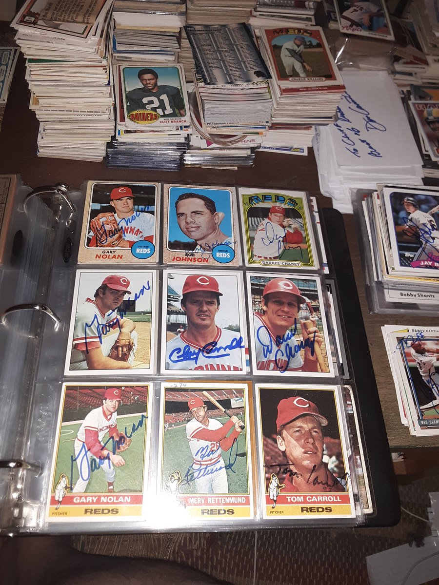 4 pages of Reds autographs