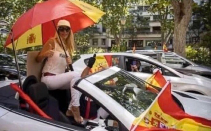 La nueva sin 0,0%

Sin fundamento,
Sin mascarilla,
Sin humanidad,
Sin empatía,
Sin civismo,
Sin cinturón de seguridad

Y sin cerebro.

#ElVirusSoisVosotros 
 #VOXMITIVOX