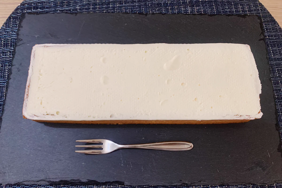 まるたや洋菓子店のお取り寄せスイーツ「チーズボックス」。クッキー生地とチーズがとってもあう一品。