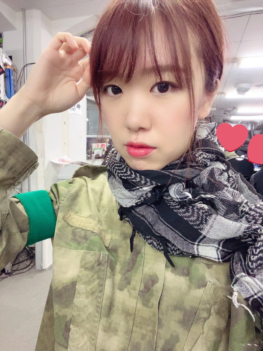 segawamiku's tweet photo. 元気ですか🐶？ずーっと放置してたバトンです！①#自撮り繋ぎ 出してないやつどれだ？大分前に挑戦したサバゲの時の！凄い楽しかった！でも激弱🤗  ②#10pushupchallenge やった！らまさかの写真だった…え…気の抜けた顔をドウゾ…③#好きな画像を貼って4人指名していくリレー 沖縄のにゃんこ🐱 https://t.co/fEOEH6vEMB