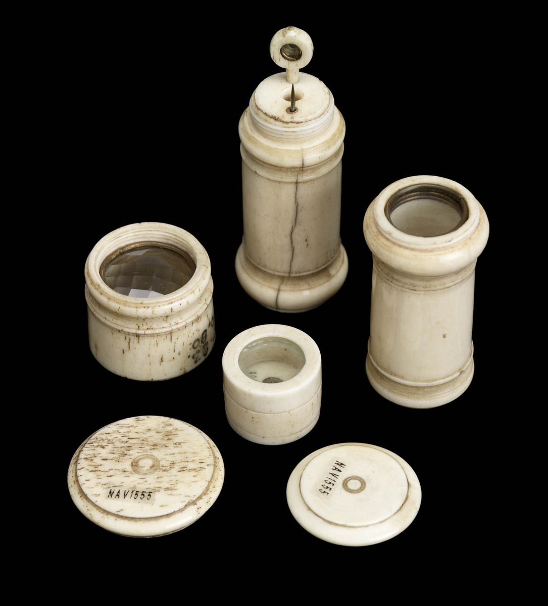 The final products were incredibly sophisticated sets that screwed together and required skills of bone turners and lens grinders. You can see some lovely examples of the finished products in the collections of  @NMMGreenwich  #Museumsunlocked 3/3  https://collections.rmg.co.uk/collections/objects/43767.html