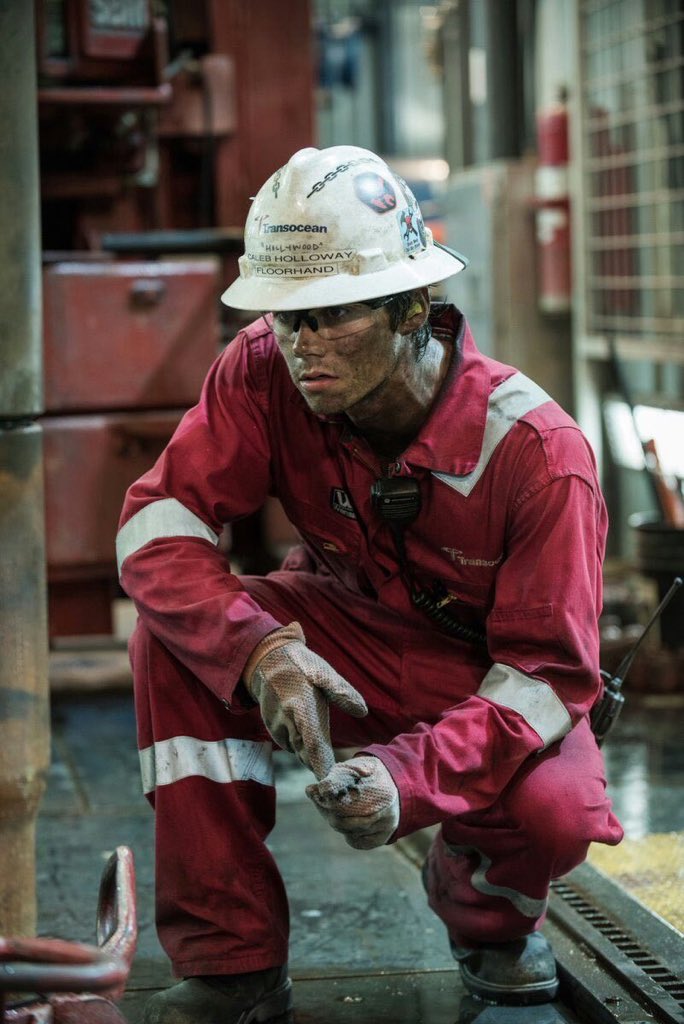 เข้ามาเพื่อบอกว่า Deepwater Horizon ลง Netflix แล้วนะครับ อยากเชิญชวนคนที่ยังไม่เคยดูให้ไปดูกันนะ เป็นหนังที่สร้างมาจากเรื่องจริงครับ อาจจะสะเทือนใจไปหน่อย แต่หนังดีเลย (ดีลเป็นมอมแมมมาก)
