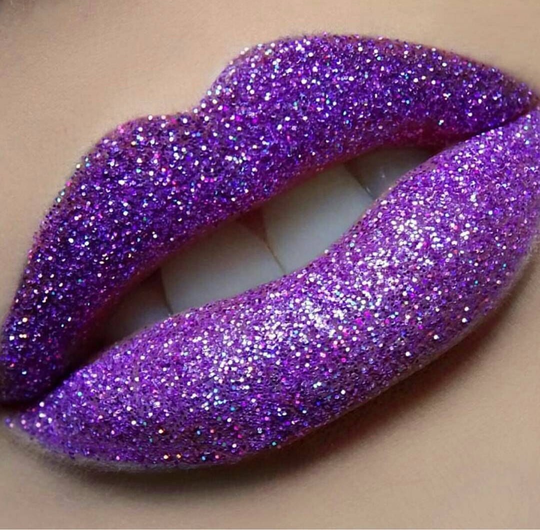 beautyblvduk's tweet photo. ⚠️Warning - attention overload ⚠️
Glitter Lips is Drink, Kiss and Party proof..... and unbelievably stunning ✨💋😍 A make up must after for our 'After Party' 🎉
#MakeUpTrendy #crueltyfreebeauty #motd #beautyblvduk #selflove s #tutorial #lips #gloss #lipstick https://t.co/H4dntV1QQi