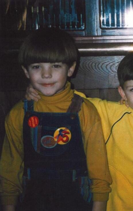 ~ Louis Tomlinson a thread ~(he grows older if you keep scrolling)