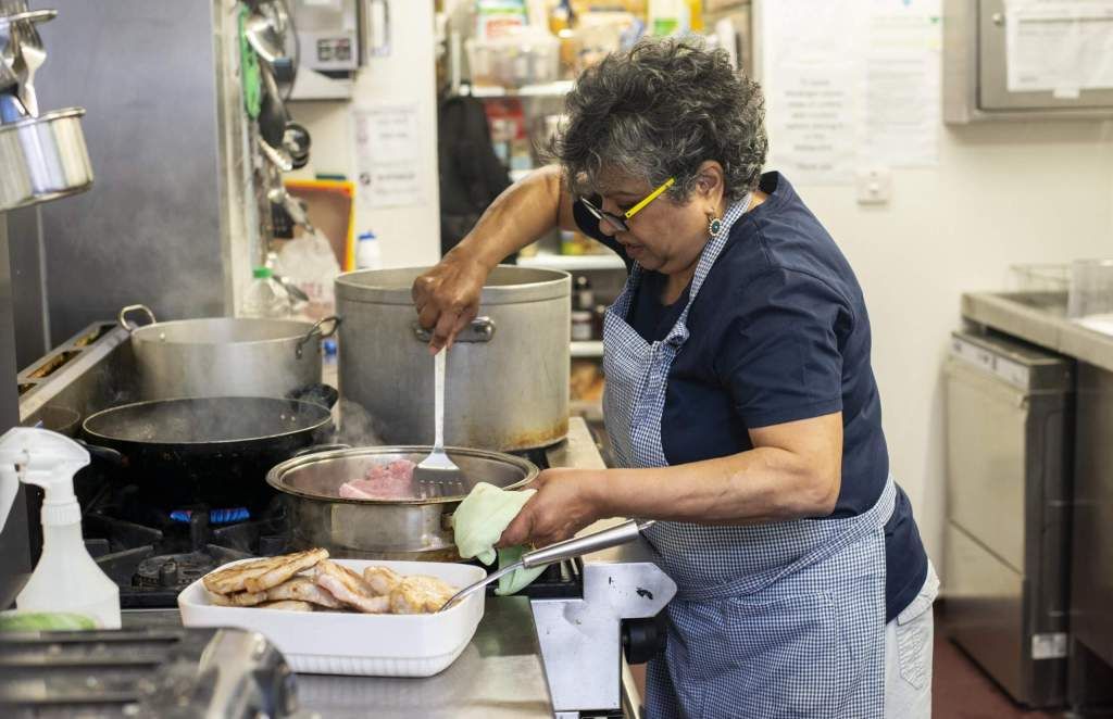 Calling food suppliers in B&amp;NES. We need you! Every lunch time in Bath we are providing meals for 73 people in our care. At dinner time, we cook and supply meals for 26 people. ⁠Are you able to help us by cooking a meal and delivering it to our hostel? buff.ly/3bwTjOw