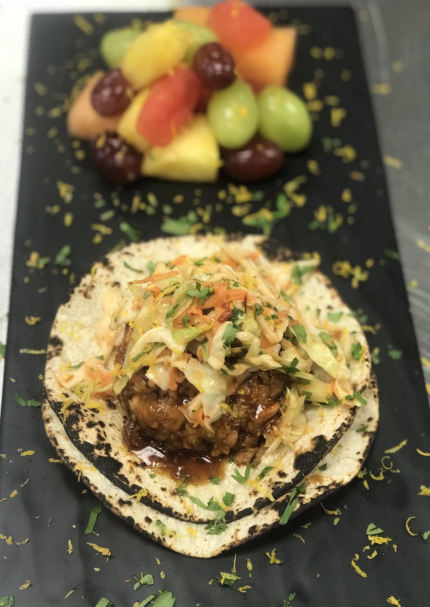 BariatricBoxes's tweet photo. Orange Ponzu Salmon cake with Thai chili slaw on toasted corn tortillas with fresh cut fruit 
#teriyaki #salmoncake #weightloss #bariatric #diabetic #medical #mealprep #IEatBoxes https://t.co/3kPsMjo4aa
