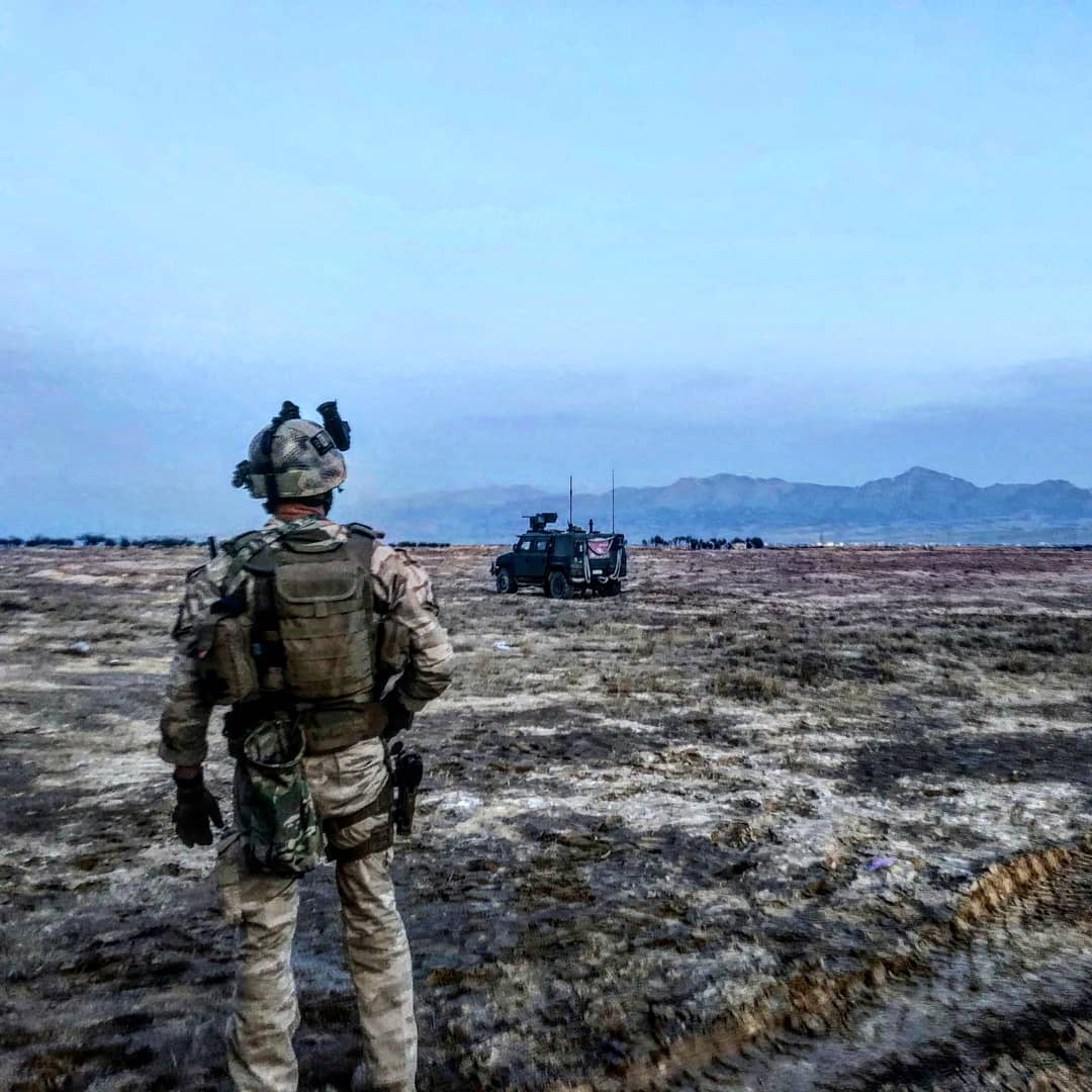 Recon Plate Carrier (RPC) out in the badlands 👊🏻

Source: instagram.com/p/CAdOre5pJZT/

Life is short. Live it. 🇧🇪 warriorassaultsystems 
#Infantry #recon #reconaissance#platecarrier #belgium#warriorassaultsystems #rpc #reconplatecarrier 
#arid#multicam ( #📷 @infantry_scout )